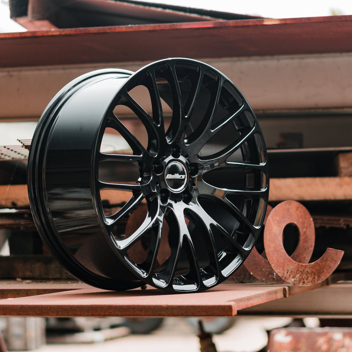 Calibre Altus alloy wheels