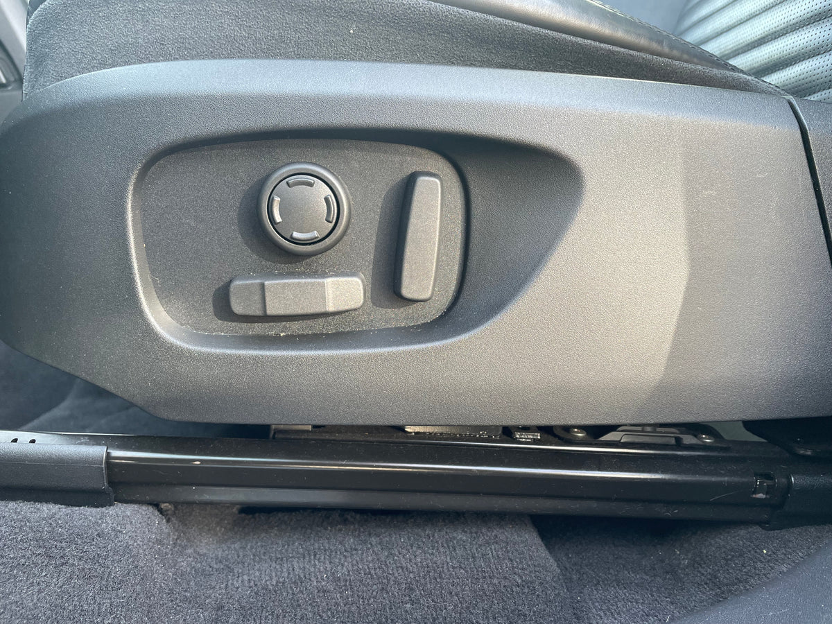 Land Rover Discovery Sport TD4 HSE Luxury Auto 4WD