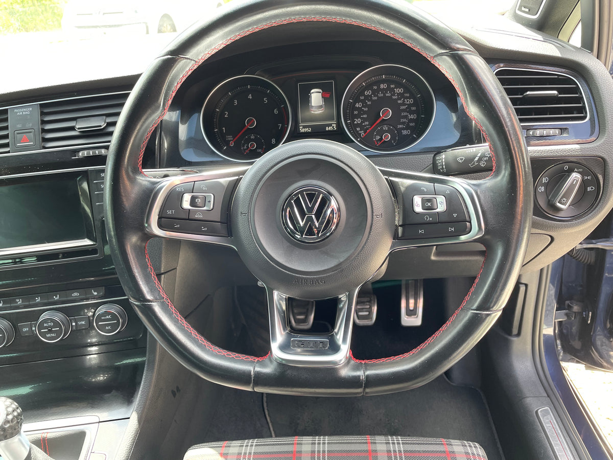 Volkswagen Golf 2.0 TSI BlueMotion Tech GTI (Performance pack)