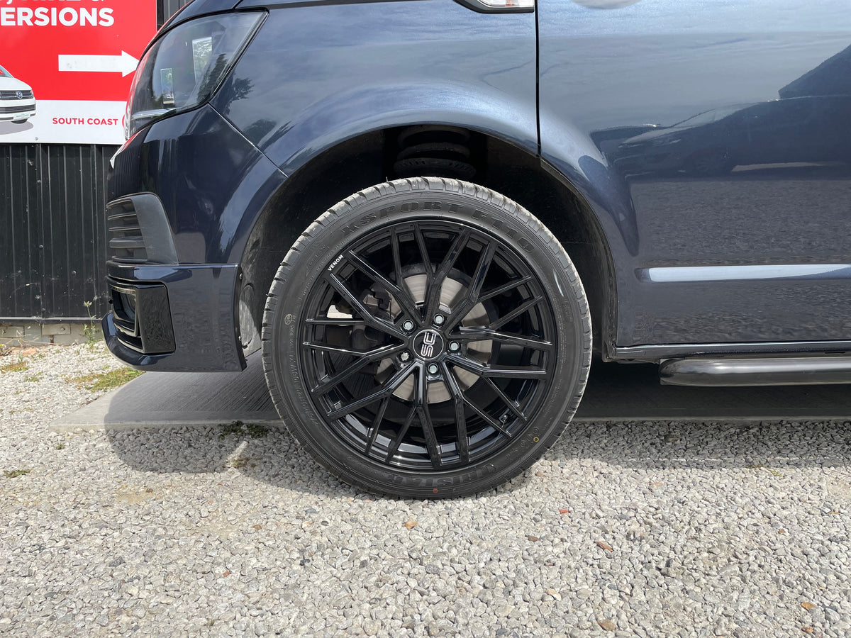 VW Highline T6 Kombi - Starlight Blue (68 plate)