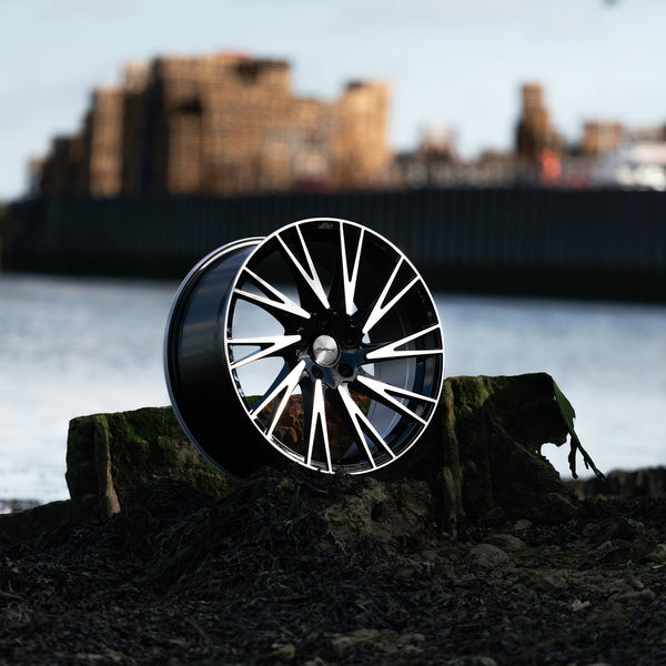 Set of 4 Calibre Storm alloy wheels, with or without tyres - South ...